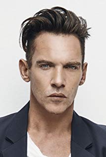 How tall is Jonathan Rhys Meyers?